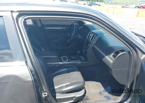 2010 Chrysler 300 Touring/Signature Series/Executive Series from USA, damaged, VIN 2C3CA5CV1AH213037